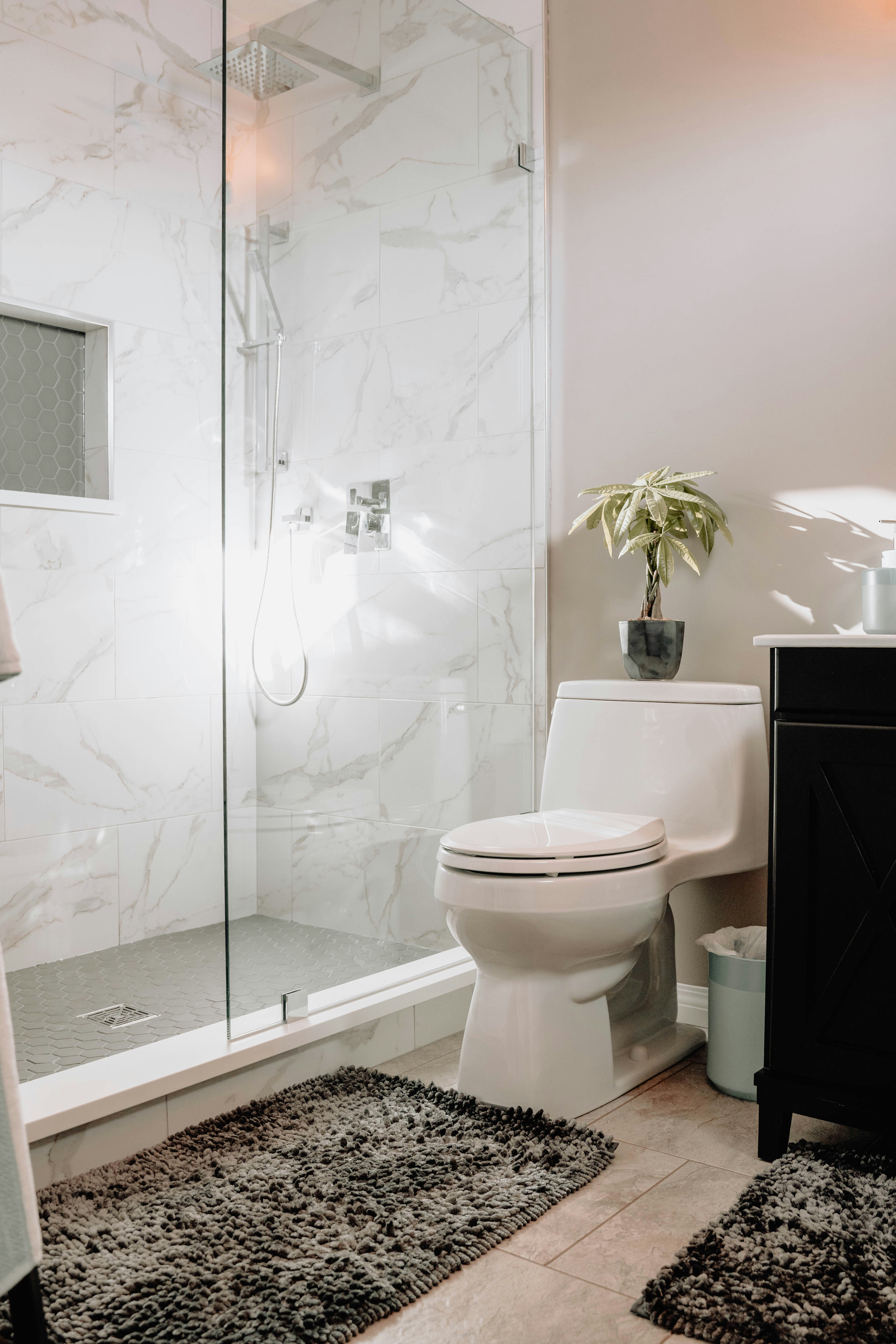 Modern marble shower enclosure